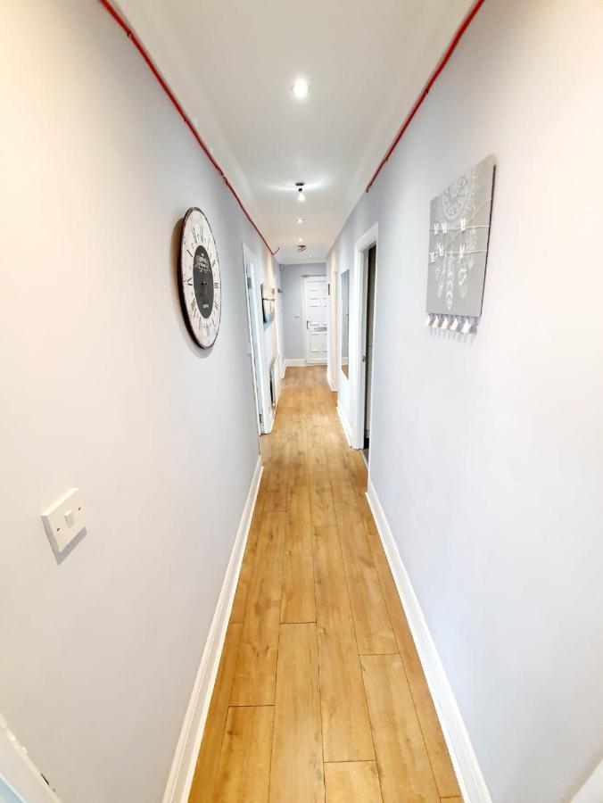 3 Bedroom Apartment Next To Westcliff-On-Sea Station Southend-on-Sea Eksteriør bilde